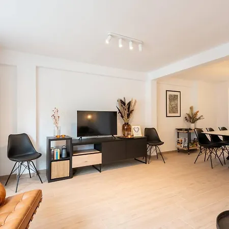 Appartamento Spacious Penthouse For 8 People In The Centre *