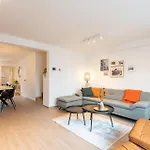 Spacious Penthouse For 8 People In The Centre Daire Oostende