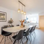Daire Spacious Penthouse For 8 People In The Centre Oostende