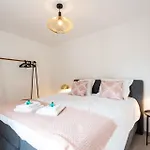 Spacious Penthouse For 8 People In The Centre Daire *
