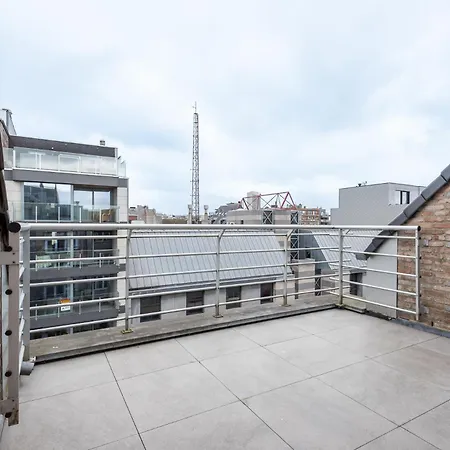 Spacious Penthouse For 8 People In The Centre Lägenhet Oostende