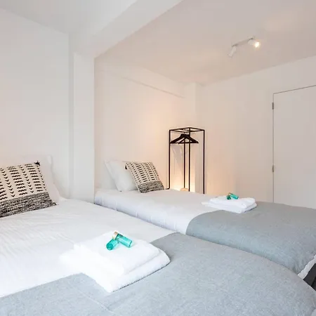 Spacious Penthouse For 8 People In The Centre Lägenhet