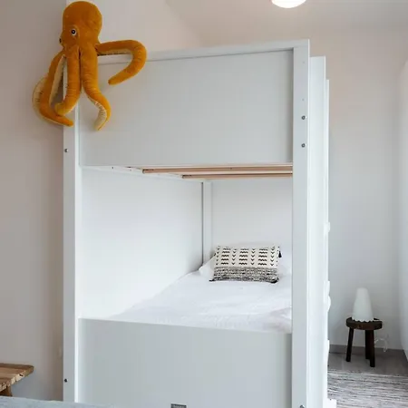 Spacious Penthouse For 8 People In The Centre Lägenhet Oostende
